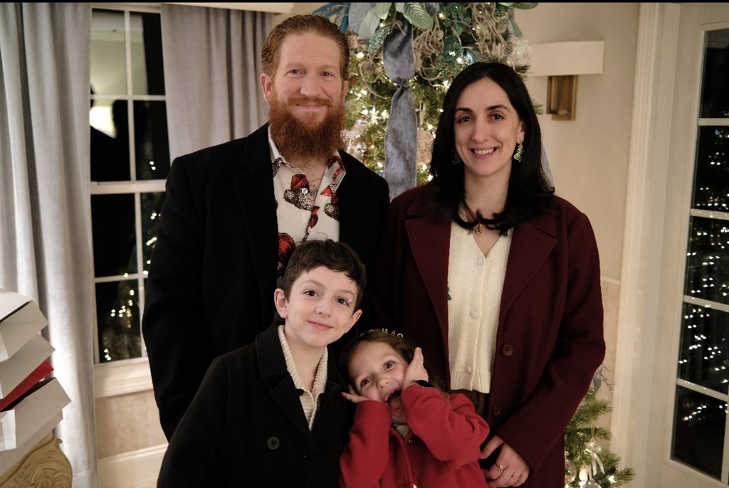 Amanda and family — Frendi's founder